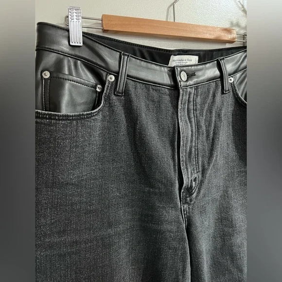 Abercrombie & fitch Curve Love Ankle Straight two toned black jean/leather pants - Picture 4 of 10